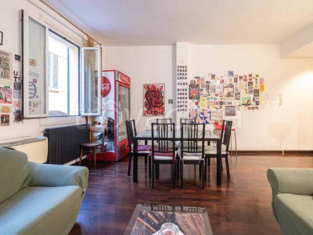 Trilocale in vendita a Bologna via Nosadella, 40, Saragozza dentro le Mura