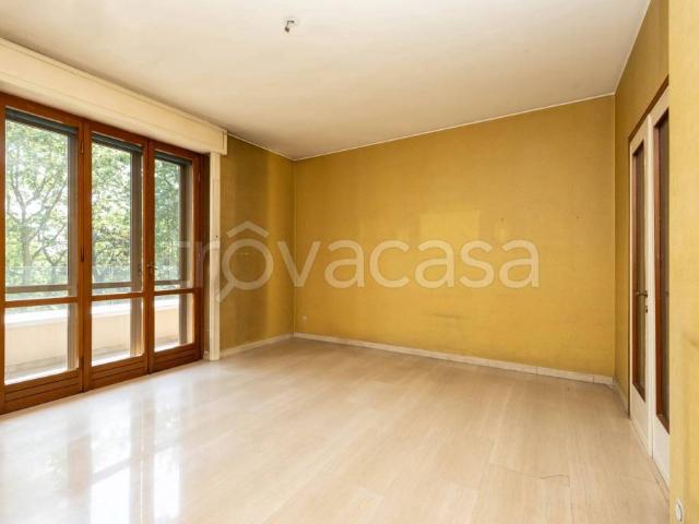 Trilocale in vendita a Bresso viale Achille Grandi, 19