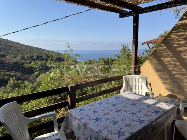 Trilocale in vendita a Campo nell'Elba via Fonza, Marina Di Campo