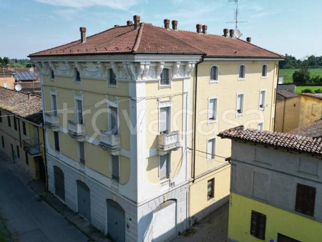 Trilocale in vendita a Casalbuttano ed Uniti via Leonida Bissolati, 34