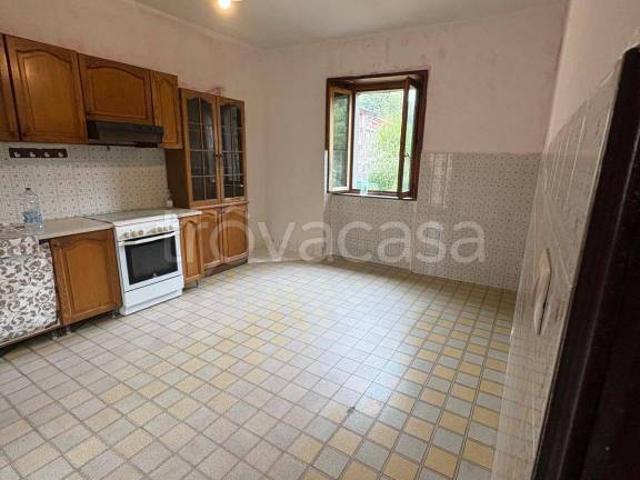 Trilocale in vendita a Caslino d'Erba via Roma, 6