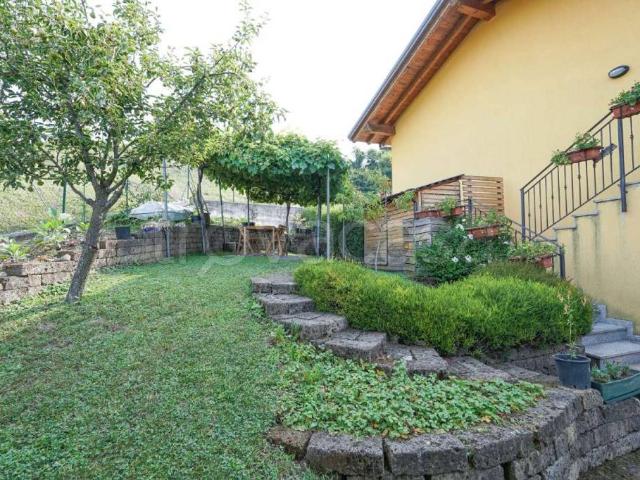 Trilocale in vendita a Caprino Bergamasco via Cà di olfi 4h