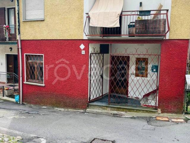 Trilocale in vendita a Cerano d'Intelvi via Restaù, 11, Veglio