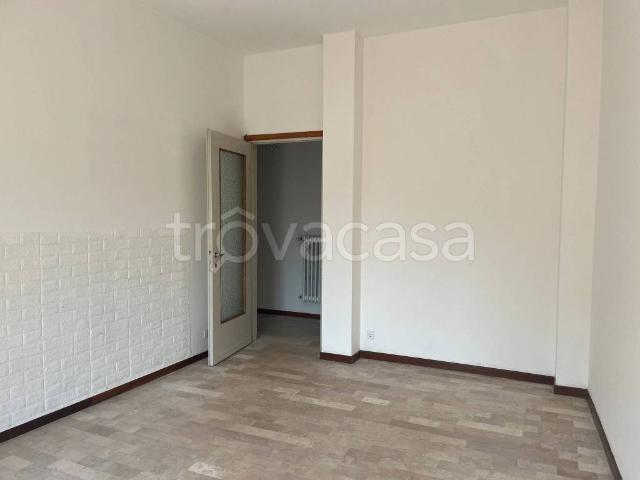 Trilocale in vendita a Chignolo Po via Umberto I, 12