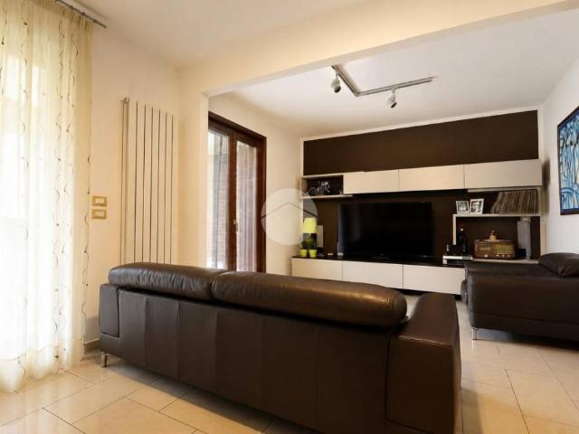 Trilocale in vendita a Città Sant'Angelo via Ernani Savini, 5