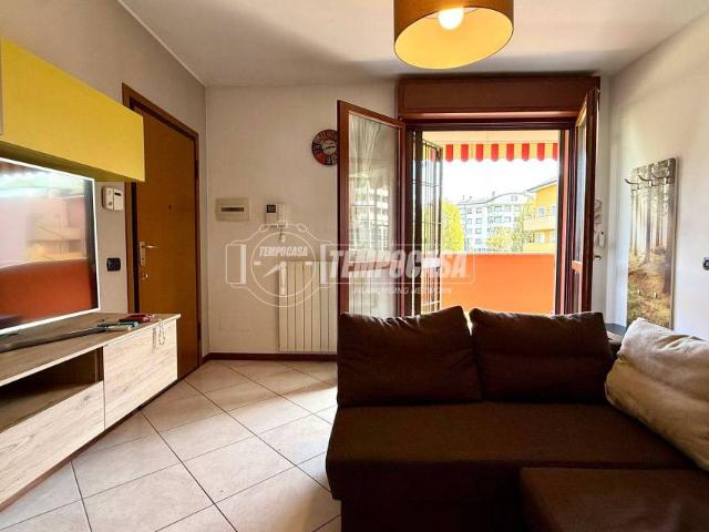 Trilocale in vendita a Cologno Monzese via Ginestrino, 13