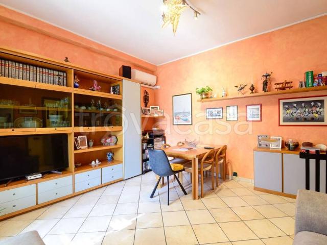 Trilocale in vendita a Como via Pellegrino Tibaldi, Tavernola