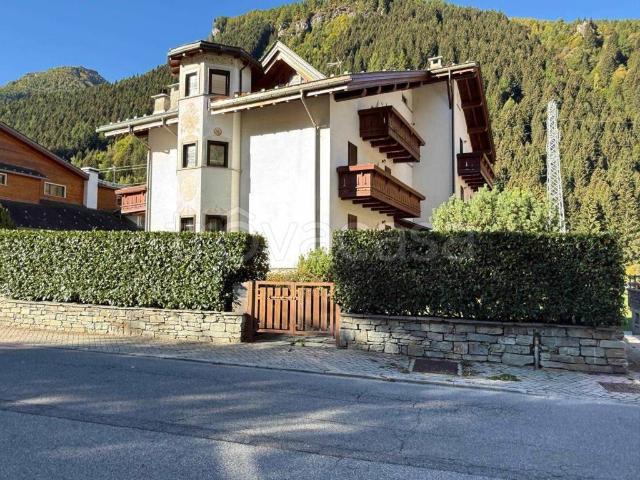 Trilocale in vendita a Corti, Campodolcino