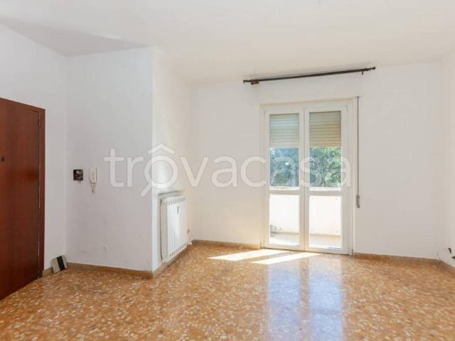 Trilocale in vendita a Dairago piazza Burgaria, 9