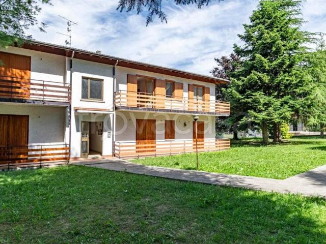 Trilocale in vendita a Fuipiano Valle Imagna via Resegone