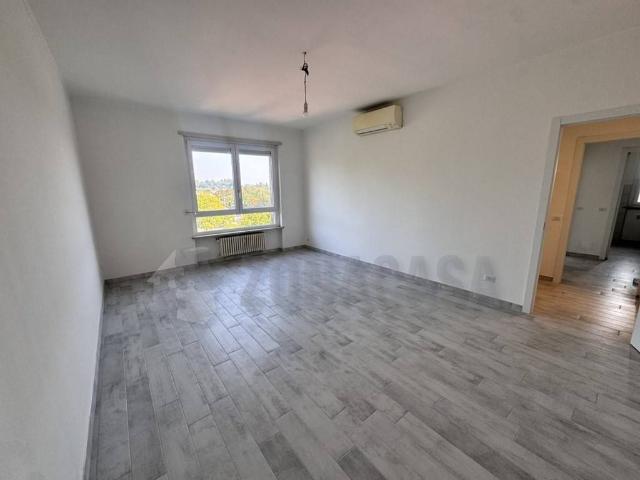 Trilocale in vendita a Gallarate viale Vittorio Veneto, Cascinetta