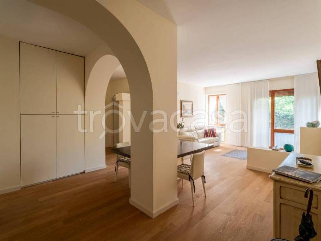 Trilocale in vendita a Gardone Riviera via Roma, 30