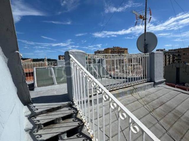 Trilocale in vendita a Genova via Ciro Menotti, Sestri Ponente