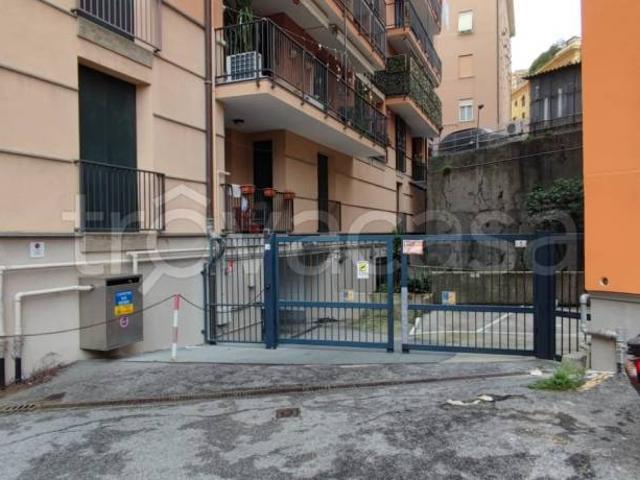 Trilocale in vendita a Genova via Galeazzo Alessi, Carignano