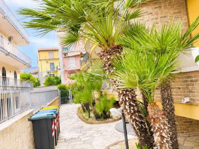 Trilocale in vendita a Giarre via Carlo Parisi