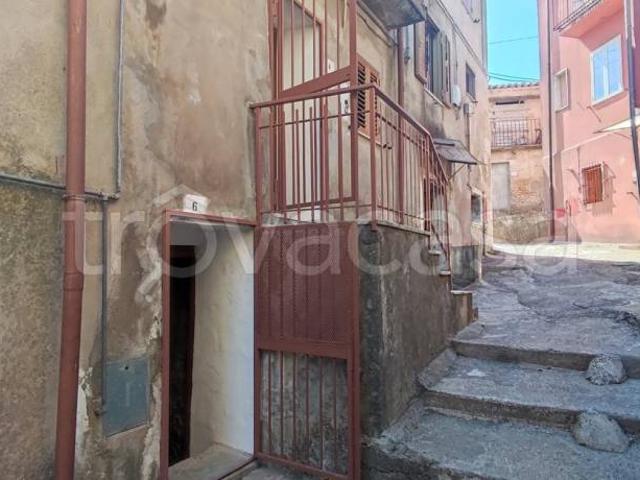 Trilocale in vendita a Girifalco vico 4 fontana, 4