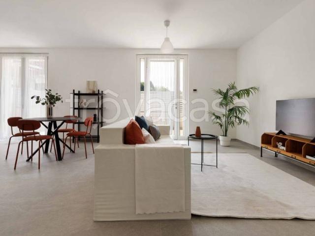 Trilocale in vendita a Giussano viale Monza, 28