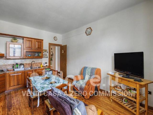 Trilocale in vendita a Luino via XXV Aprile, 87