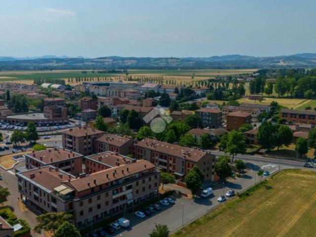 Trilocale in vendita a Langhirano via Menconi, 6, Pilastro