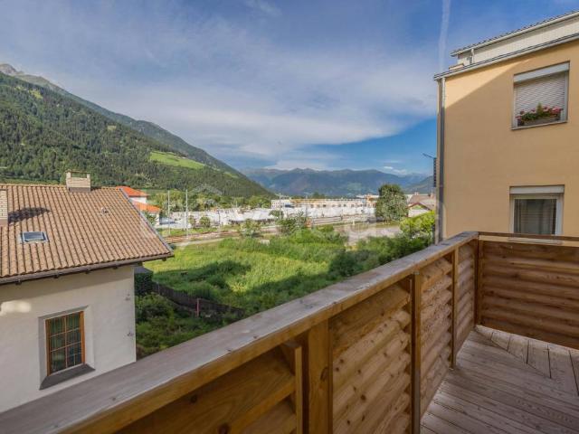 Trilocale in vendita a Lasa via Venosta