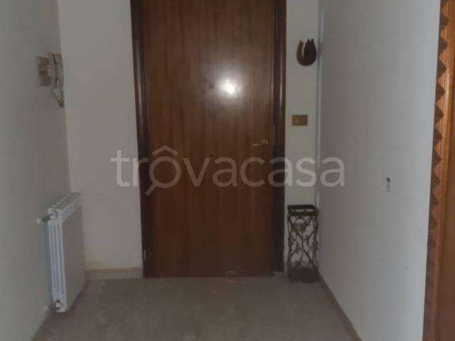 Trilocale in vendita a L'Aquila via Giosuè Carducci, Santa Barbara San Sisto