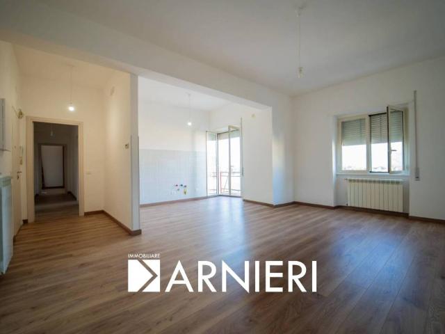 Trilocale in vendita a Latina via Carlo Romagnoli, 7, Centro
