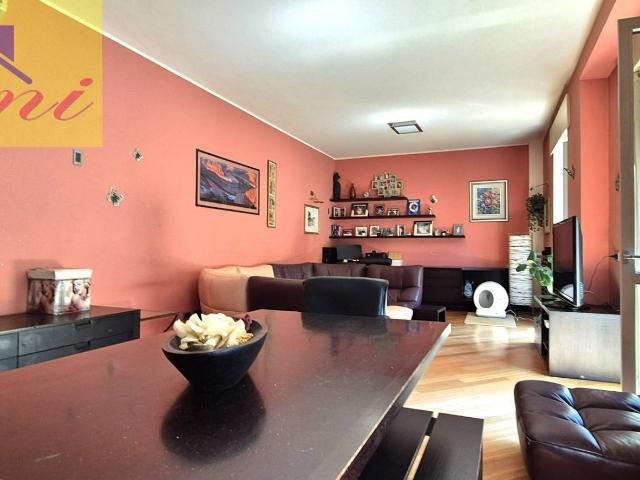 TRILOCALE in vendita a Lecco, Centralissimo