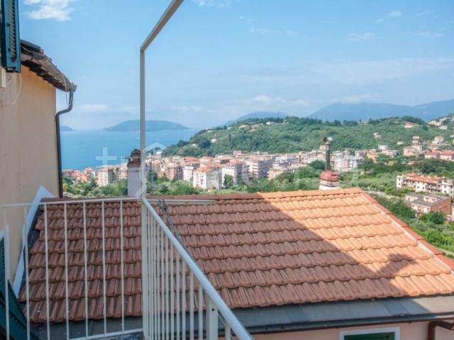 Trilocale in vendita a Lerici via vassale