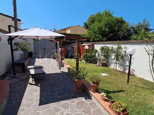 Casa indipendente in vendita a Livorno, Montenero Basso Montenero Alto