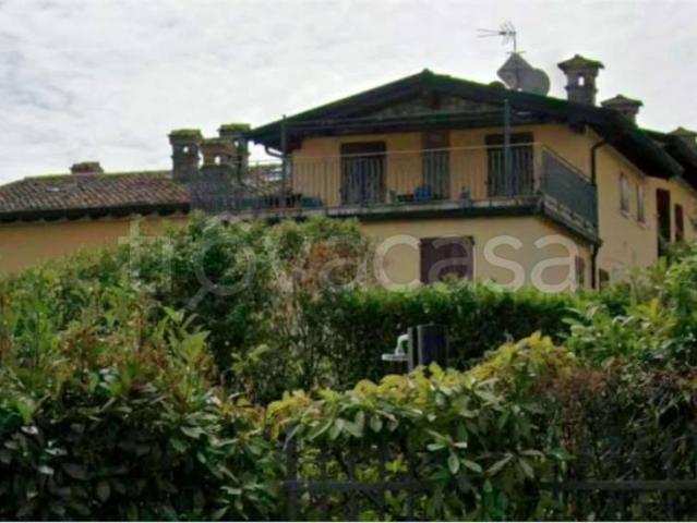 Trilocale in vendita a Lonato del Garda, Barcuzzi