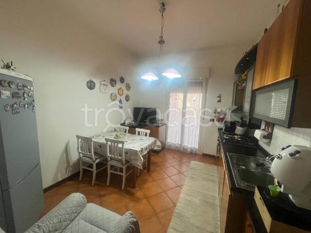 Trilocale in vendita a Palermo via Buonriposo, 61, Brancaccio