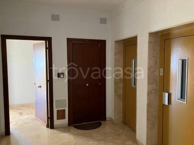 Quadrilocale in vendita a Palermo via Enrico Fermi, 36, Noce