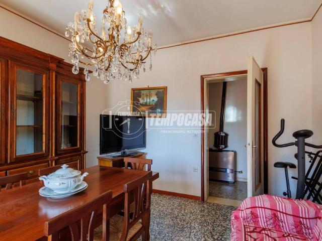 Trilocale in vendita a Parma via Catullo 22, San Lazzaro