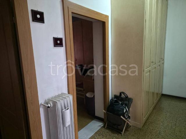 Trilocale in vendita a Parma via Enza, 8, Montanara Cinghio