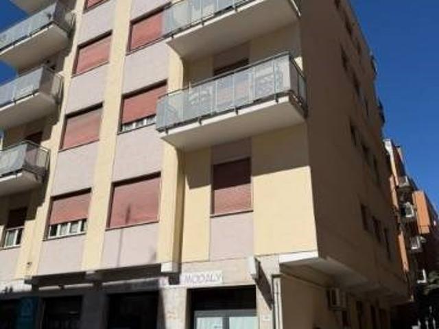 Trilocale in vendita a Pescara via Palermo, 103, Piazza Salotto Corso Umberto