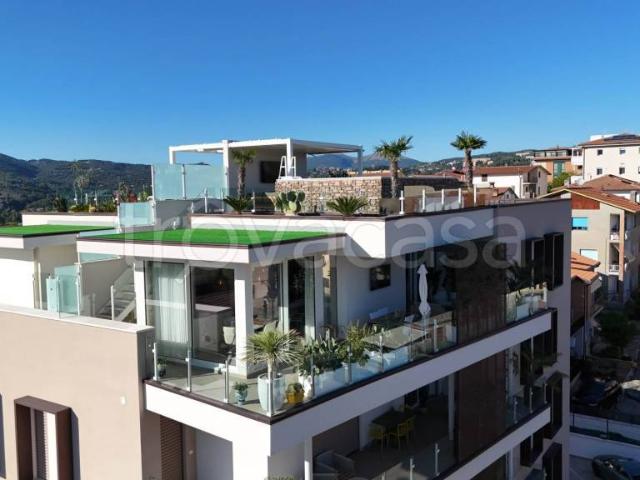 Attico in vendita a Perugia via Achille Grandi, 5, Madonna Alta Prepo