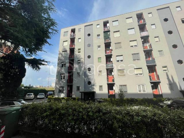 Trilocale in vendita a Pomezia viale Dante Alighieri