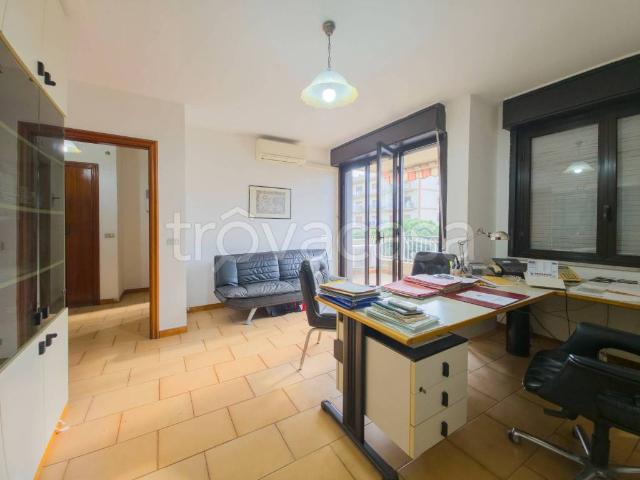Trilocale in vendita a Reggio di Calabria viale Calabria, 341, Sbarre