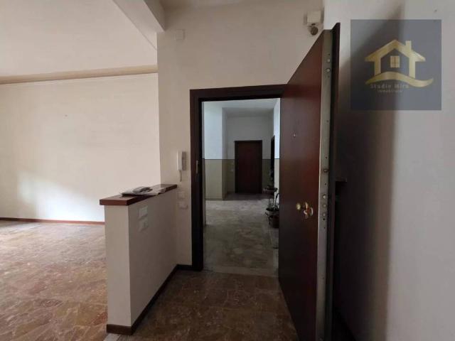 Trilocale in vendita a Reggio nell'Emilia via Pezzana, San Prospero Tribunale
