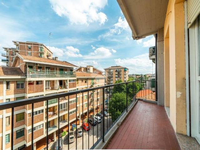 Trilocale in vendita a Reggio nell'Emilia viale Risorgimento, Ospedale Villaggio Manenti