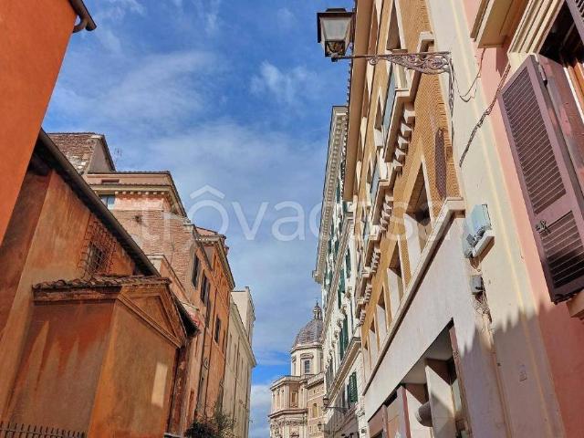 Trilocale in vendita a Roma, Colle Oppio
