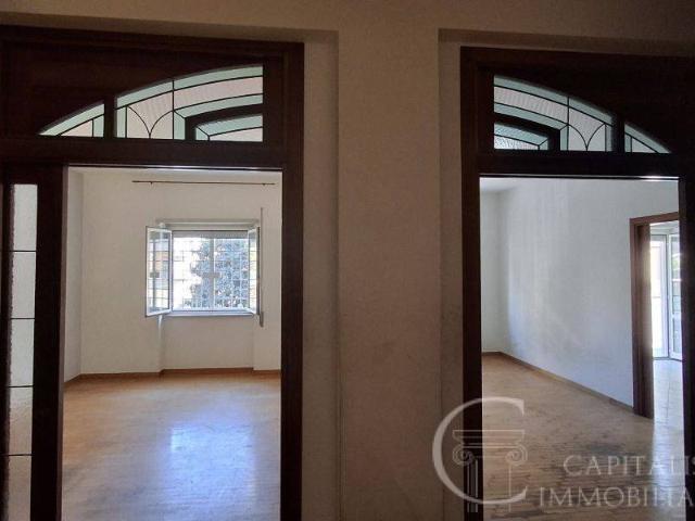Trilocale in vendita a Roma via Monte Bianco, 113, Città Giardino