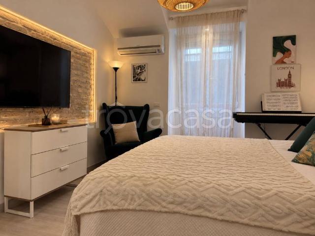 Trilocale in vendita a Roma via Montepulciano, Villa Fiorelli