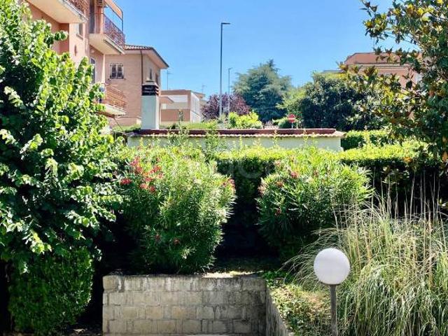 Trilocale in vendita a Roma via Accumoli, 19, Monte Mario Trionfale