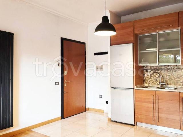 Trilocale in vendita a Roma via Casal Tidei, San Basilio