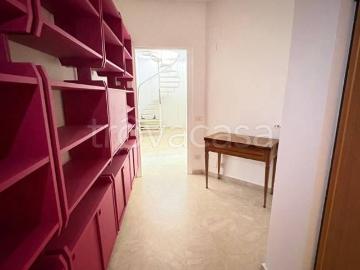 Trilocale in vendita a Roma via Federico Rosazza, Trastevere