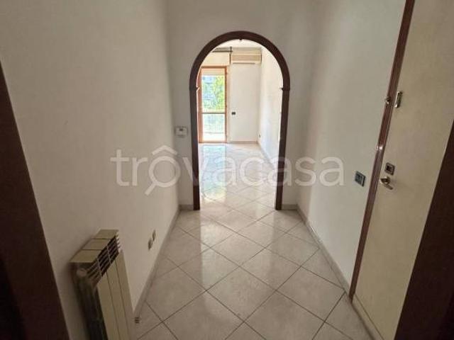 Trilocale in vendita a Roma via Gaspare Pacchiarotti, Serpentara