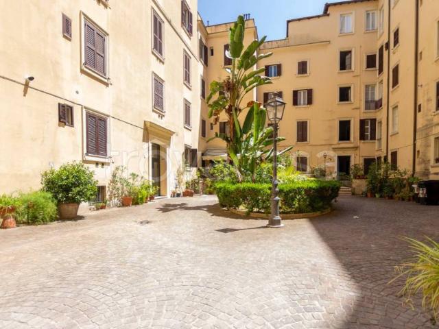 Trilocale in vendita a Roma via Goffredo Mameli, 40, Trastevere