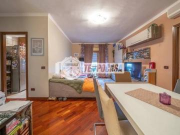 Trilocale in vendita a Roma via Pescosolido, Pietralata