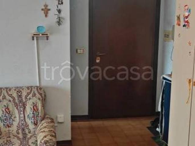 Trilocale in vendita a Roma via Silicella, 23, Tor Tre Teste Torre Maura